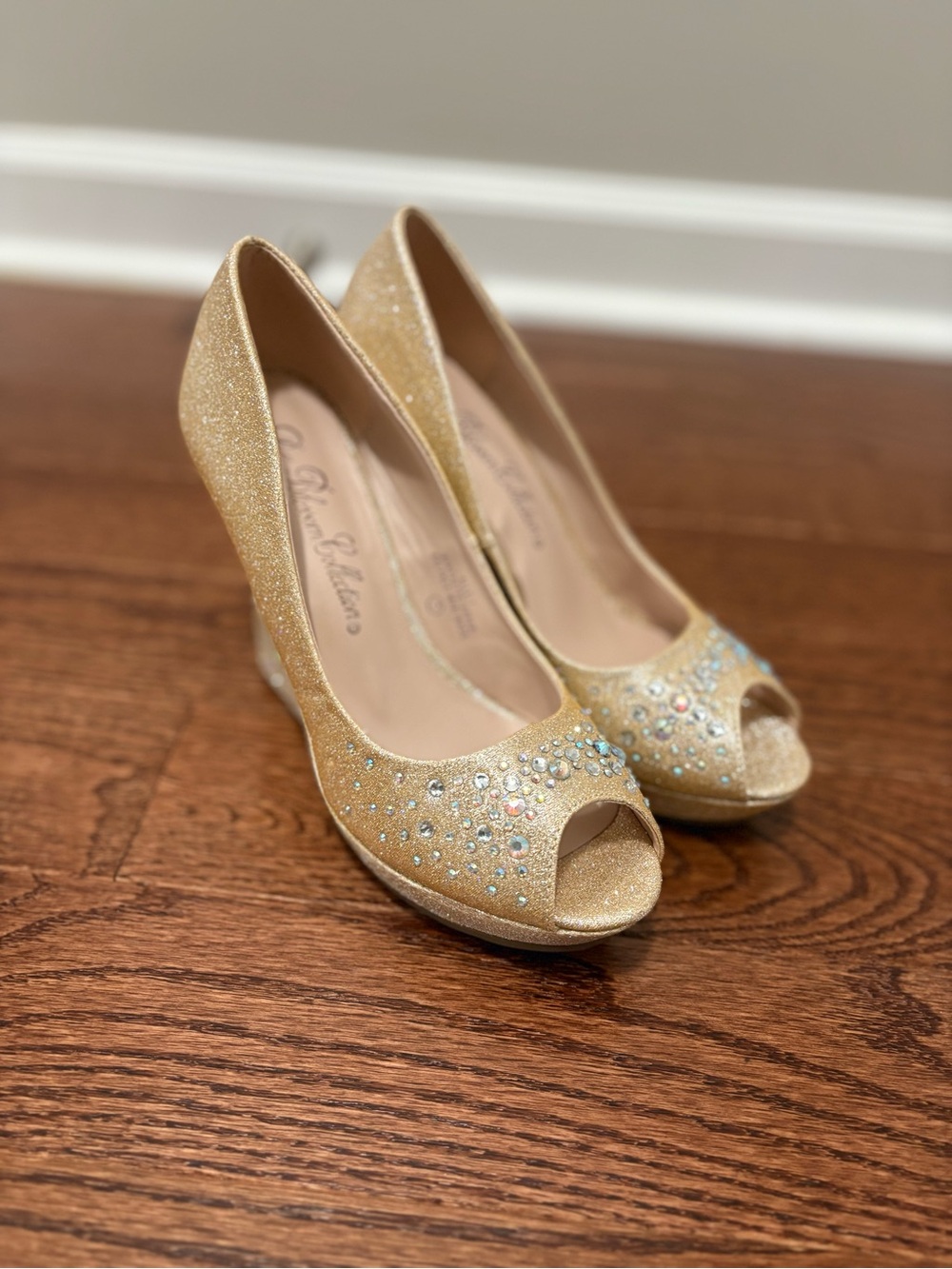 De Blossom Champagne Glitter Peep-Toe Heels with Rhinestones
